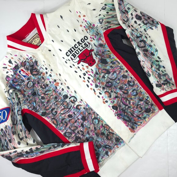 Hardwood Classic Other - MITCHELL NESS HARDWOOD CLASSICS CHICAGO BULLS 1998-99 WARM-UP JACKET LARGE AS-IS